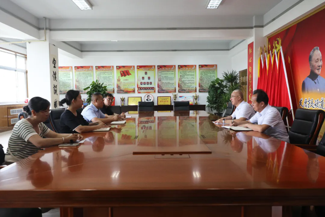 黨委紀檢委員、副總經理張楊陪同中共榆社縣委社會工作部領導在我公司調研指導